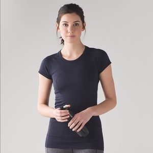 Lululemon swiftly tech short sleeve in navy blue